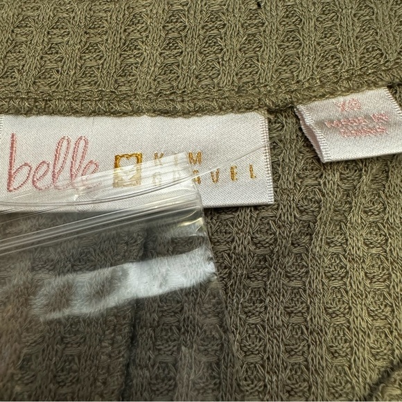 Belle by Kim Gravel Waffle Button Tie-Front Top Size XS Long Sleeve V Neck NWT - Picture 5 of 17